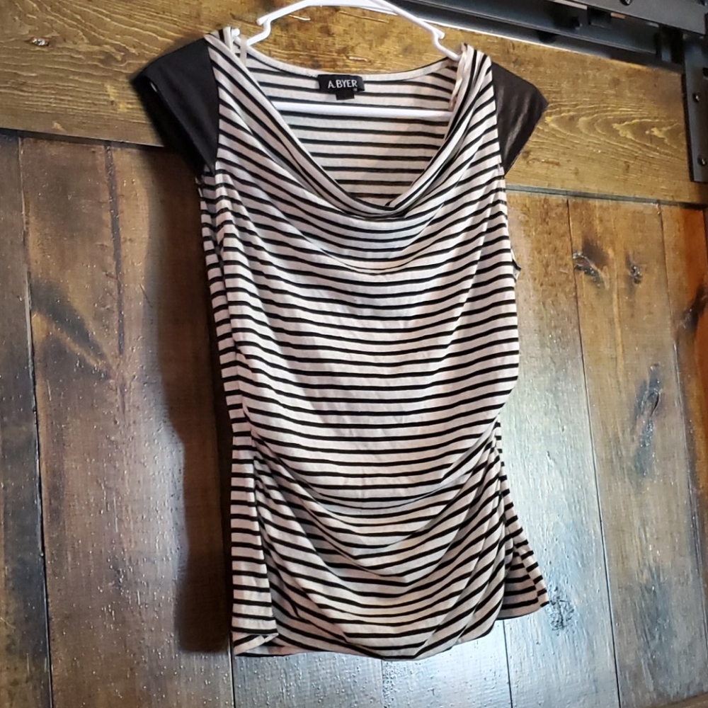 Black and creme shirt